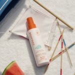 LANCASTER BEAUTY - Sun Sensitive Spray Lacté Pour Enfants Visage & Corps SPF50+ - 150ml – Image 5