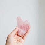 SEPHORA - Gua Sha Quartz Rose Visage Et Cou – Image 2